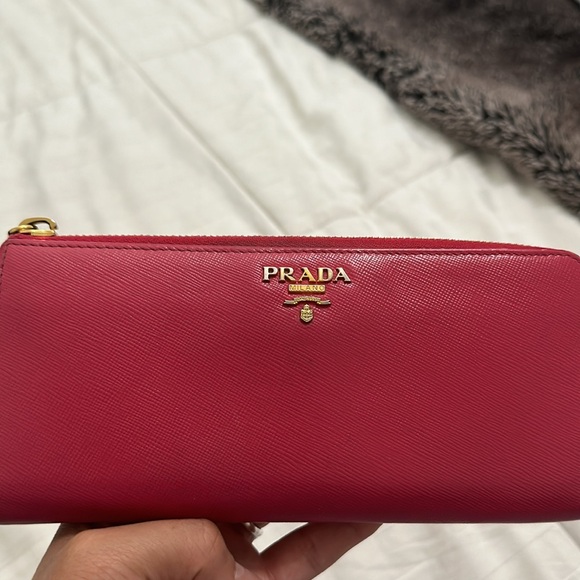 PRADA WALLET - Picture 2 of 8